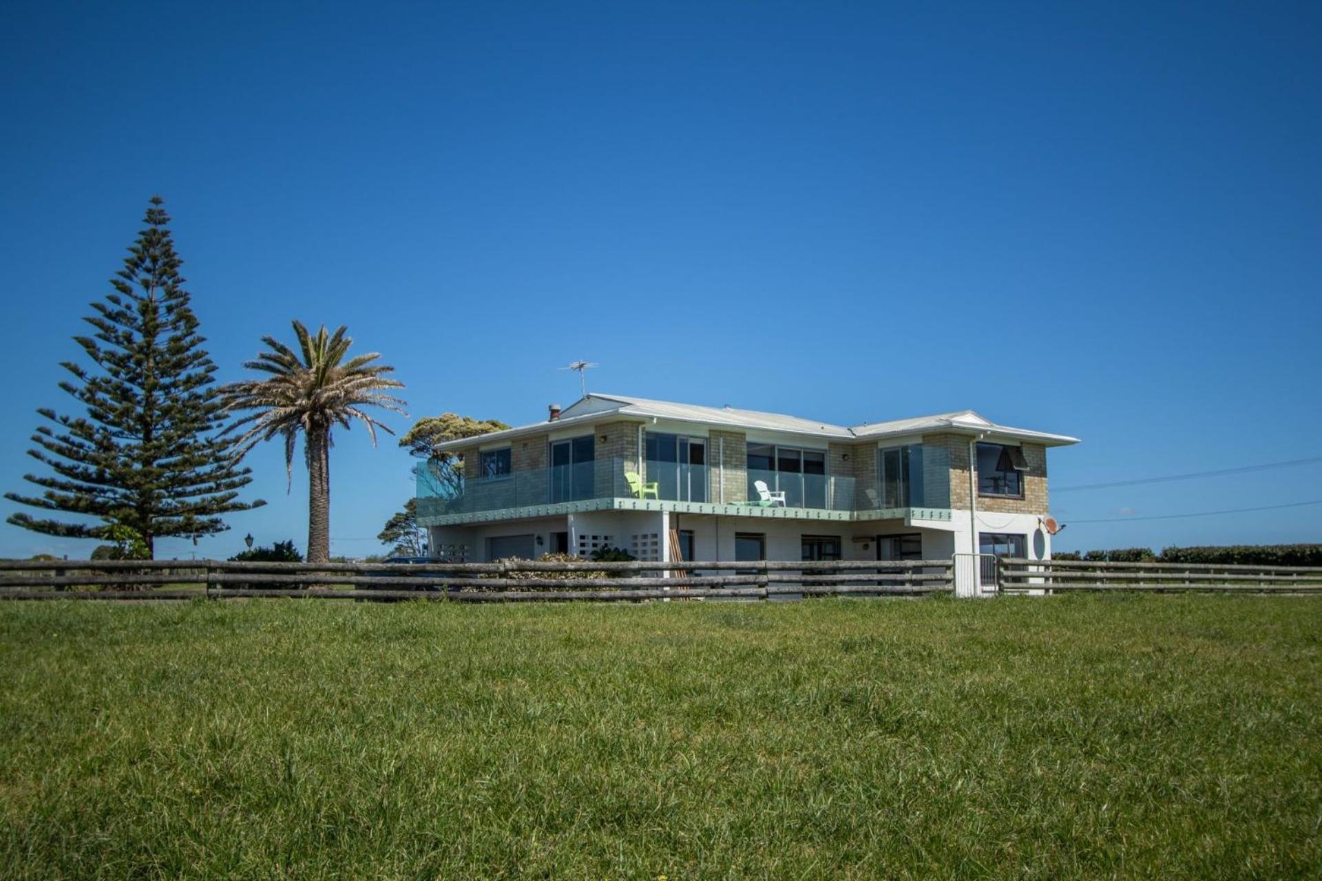 Wills On The Water Beachfront Apartment Bell Block Eksteriør billede